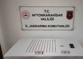 İzmir'den getirdiği uyuşturucu hapları satamadan yakalandı