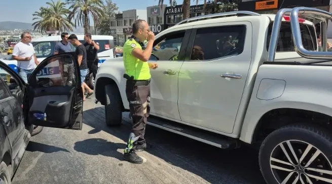 ibrahim-tatlisesin-kizi-dilan-citak-polisin-ustune-araba-surdu-1753627313712.jpg Fotoğraf-İHA