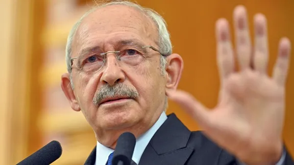 CHP’de kurultay çanları! Özgür Özel ve Ekrem İmamoğlu’nu 1 Nisan telaşı sardı! Kılıçdaroğlu üzerinden İmamoğlu’na ’Özel’ gönderme