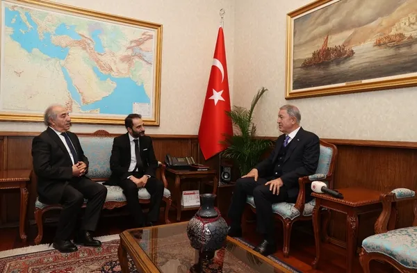 Milli Savunma Bakanı Hulusi Akar oyuncu Burak Haktanır’ı kabul etti