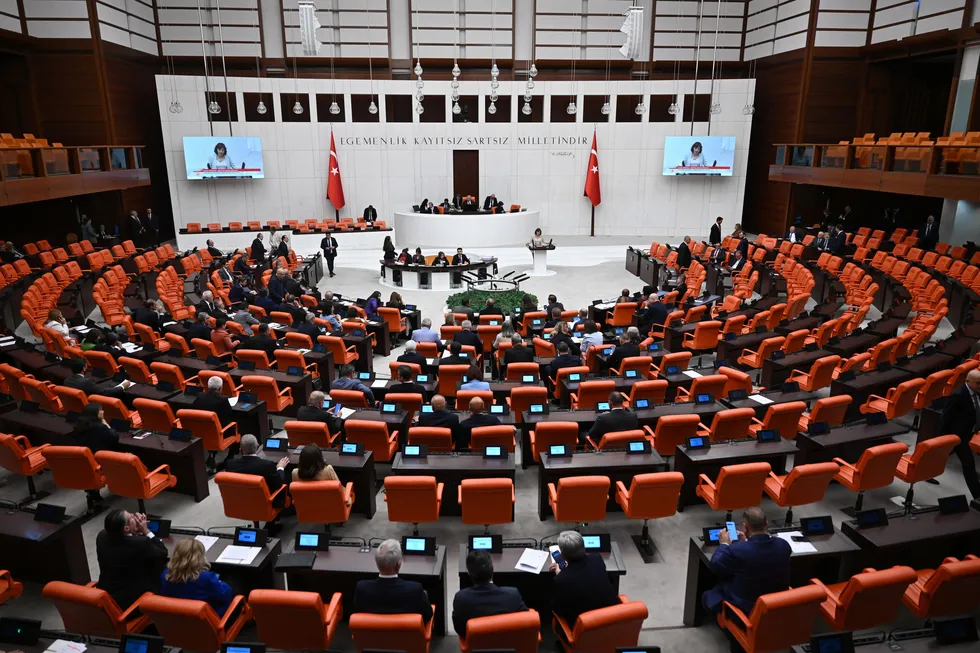 cerceve-yasa-resmi-gazetede-yayimlandi-baskan-erdogandan-tebrik-mesaji-1787002017121.jpg Çerçeve yasa Resmi Gazete'de yayımlandı! Başkan Erdoğan'dan tebrik mesajı - 5
