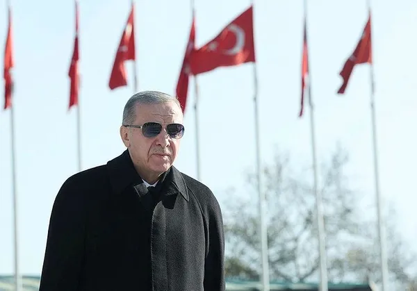 baskan-erdogandan-macaristan-donusu-onemli-aciklamalar-turkiyenin-ab-sureci-isvecin-nato-uyeligi-katil-netanya-1702982281683.jpeg Başkan Erdoğan'dan Macaristan dönüşü önemli açıklamalar: Türkiye'nin AB süreci, İsveç'in NATO üyeliği, katil Netanyahu'nun geleceği... - 7