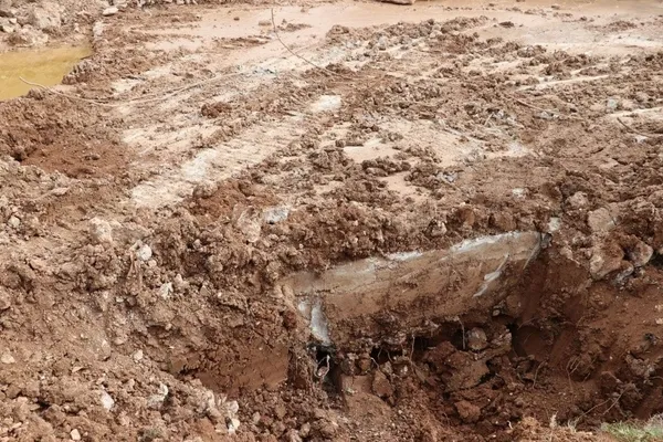 HDP’li vekillerin toplu mezar dedikleri yerde hurda çıkarma işi çıktı!