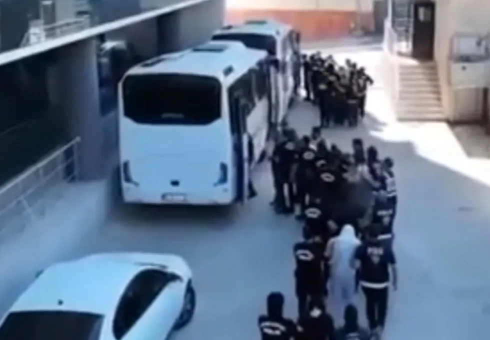 son-5-gunde-18-ilde-siber-suc-operasyonu-37-sahis-tutuklandi-1787476368064.jpeg Son 5 günde 18 ilde siber suç operasyonu: 37 şüpheli tutuklandı - 1