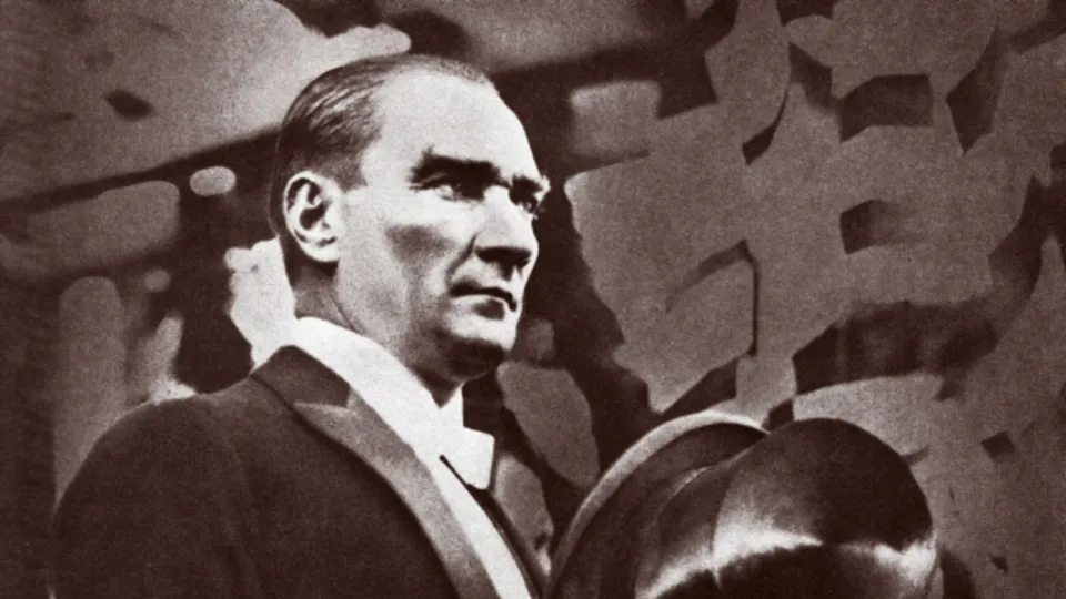 Büyük Önder Atatürk'ün ebediyete intikalinin 82'nci yılı