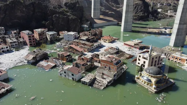 275 metreyle Türkiye’nin en yüksek barajı Yusufeli’nde su yüksekliği 100 metreyi buldu! İşte 55 saniyede ilk günden bugüne...