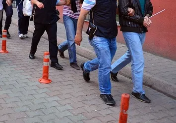Adana merkezli 3 ilde operasyon: 9 gözaltı