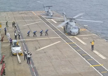 AH-1W Super Cobra ve SH-70 Sea Hawk helikopterleri LHD ANADOLU'ya ilk inişi gerçekleştirdi! İşte gururlandıran anlar