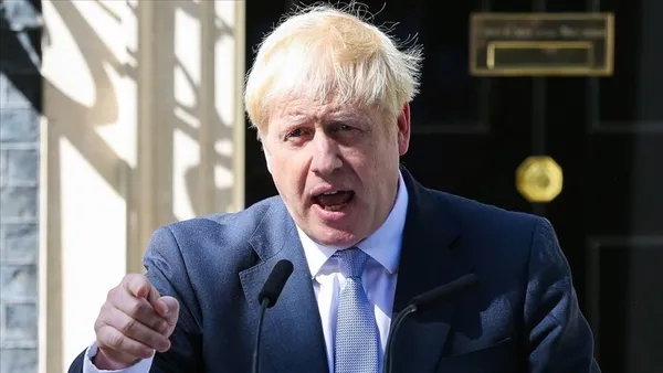 İngiltere’de istifa depremi! Boris Johnson’ı özür de kurtarmadı! 4 isimden peş peşe istifa kararları...