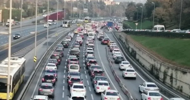 Yarın ulaşım ücretsiz mi? 15 Temmuz’da metrobüs, vapur, İETT, marmaray ve tramvay bedava mı?
