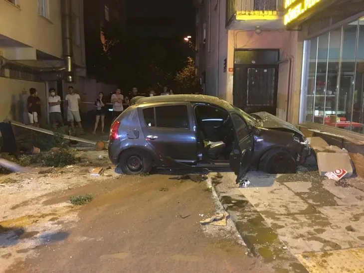Ataşehir’de büyük facia! Aşırı hız yapan otomobil restorana daldı