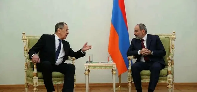 Ermenistan ile Rusya arasında bayrak krizi | Rus Bakanlar Sergey Şoygu ve Dışişleri Bakanı Sergey Lavrov...