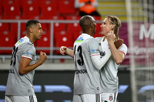 Ajax Beşiktaş maçı ne zaman, saat kaçta? UEFA Şampiyonlar Ligi Ajax BJK maçı hangi kanalda yayınlanacak?