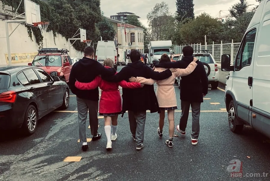 Aşk 101'den müjdeli haber geldi: Çekimler sona erdi! Aşk 101 2. sezon ne zaman başlayacak? Netflix 2. sezon fragmanı... 2