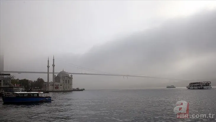 İstanbul 2023’e sisle uyandı! İstanbul Boğazı gemi trafiğine kapatıldı
