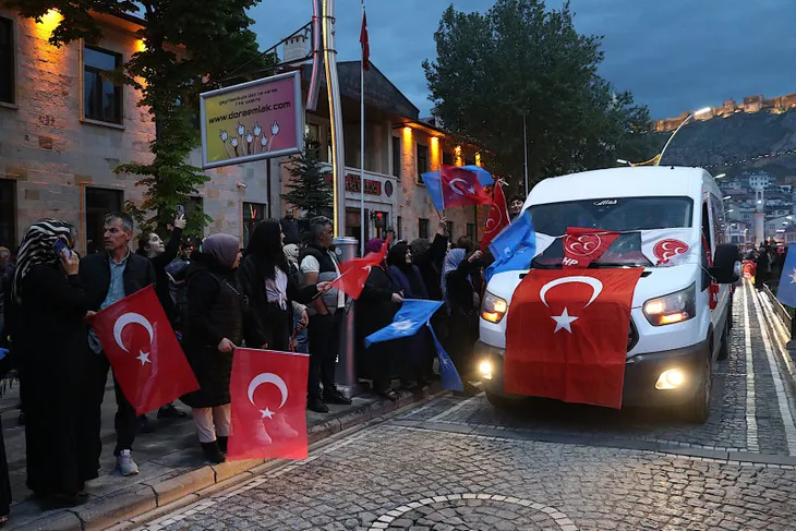 Türkiye’nin 81 ilinden Başkan Erdoğan’ın zaferinin sevinç görüntüleri! Başkan Erdoğan’ın konuşmaları…