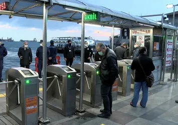 İstanbul Boğazı'ndaki vapurlarda koronavirüs denetlemesi