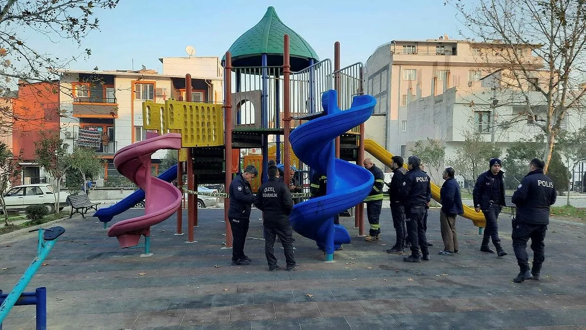 Manisa'da çocuk parkında korkunç olay! İşe giderken korkunç manzarayla karşılaştılar