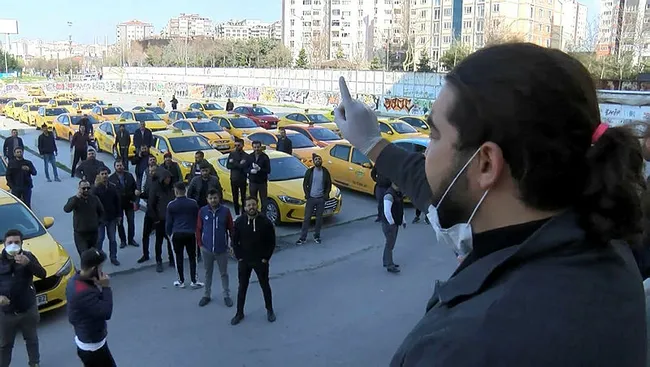 Koronavirüs nedeniyle işleri düşen taksi sürücüleri plaka ücretlerinin inmesi için eylem yaptı - 2