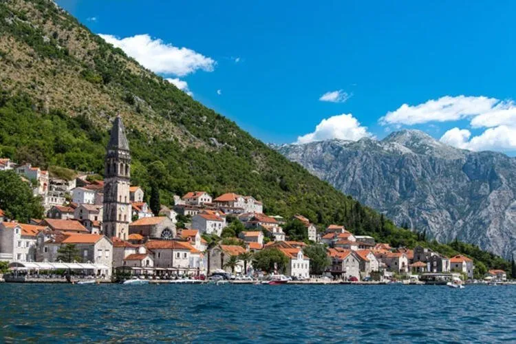turkiye den pasaportsuz gidilen ulkeler 2021 bakanlik duyurdu o ulkeye artik kimlikle gidilecek