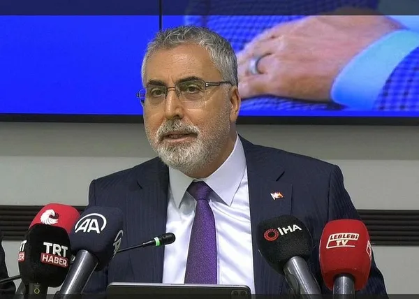 toplu-sozlesmede-geri-sayim-iste-hukumetin-zam-teklifi-kamuda-zam-pazarligi-basladi-doktor-hemsire-polis-ogret-1692021415755.jpeg Toplu sözleşmede geri sayım! İşte hükümetin zam teklifi! Kamuda zam pazarlığı başladı | Doktor, hemşire, polis, öğretmen kim ne kadar alacak? - 1