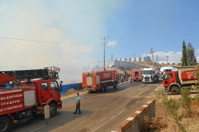 Hatay'da Organize Sanayi Bölgesinde korkutan yangın - 1