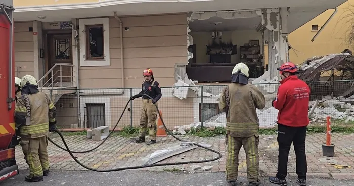 istanbul-atasehirde-korkutan-patlama-1-yarali-1769442822177.jpg İstanbul Ataşehir'de korkutan patlama: 1 yaralı