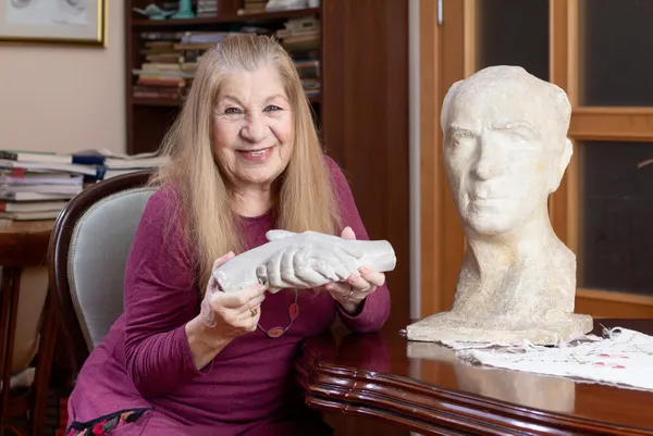 Usta sanatçı Ayla Algan’dan Emine Erdoğan’ın çalışmalarına övgü: Çok özel bir hanımefendi