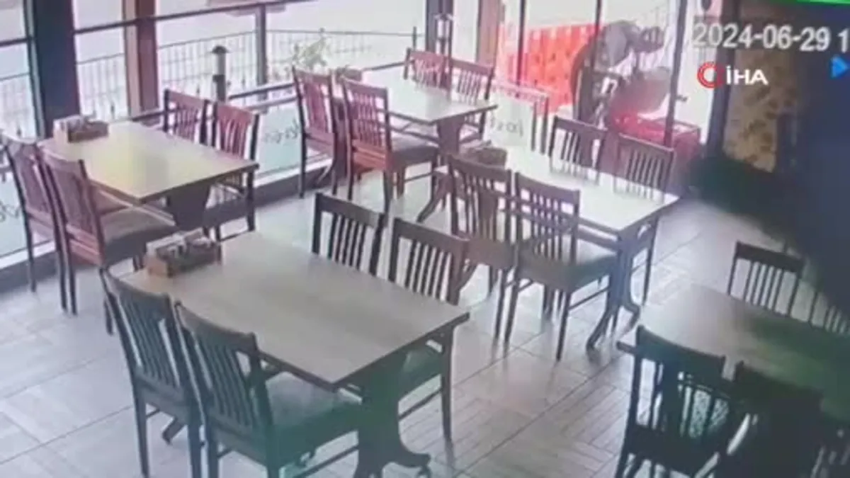 Güpegündüz meşrubat hırsızlığı kamerada