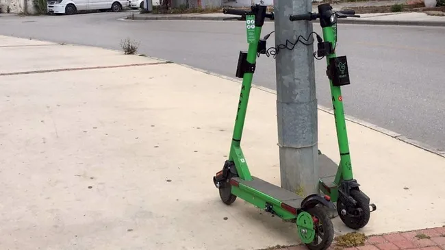Bakan Karaismailoğlu yollardaki tehlikelere dikkat çekti: Scooter'lara düzenleme geliyor - 1