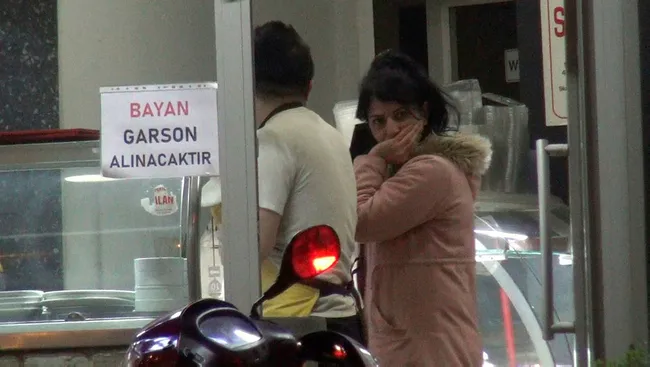 Bursa'da kızıyla yaşayan kadına bıçaklı ve kanlı çarşafla ölüm tehdidi - 5
