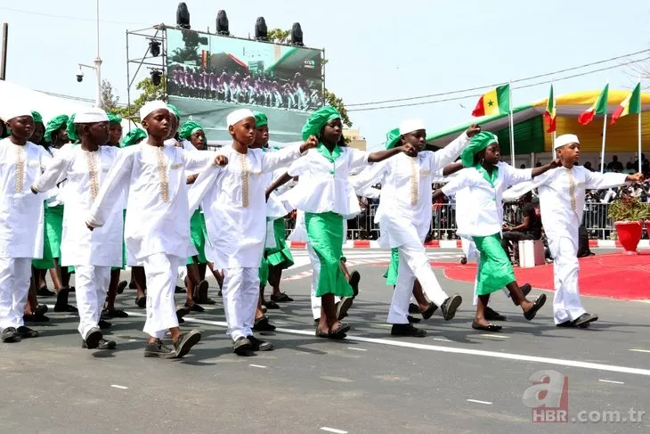 Senegal’deki bağımsızlık kutlamalarında Türk zırhlıları Ejder Yalçınlar dikkati çekti