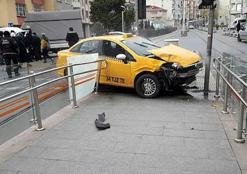 Güngören'de kaza! Tramvay seferleri aksadı!