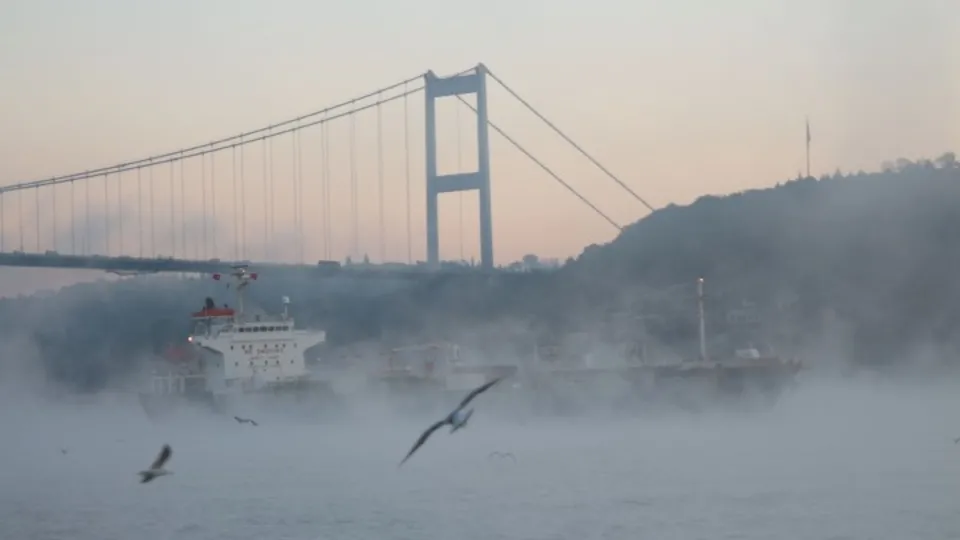 İstanbul Boğazı'nda eşsiz görüntü