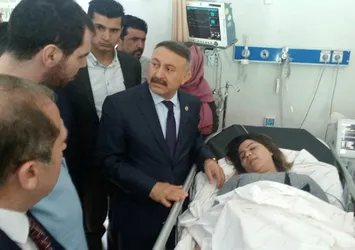 Mersin'de AK Partili gruba taşlı saldırı
