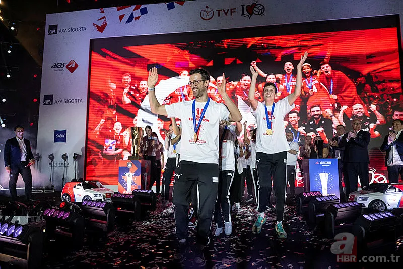 Filenin Sultanları Avrupa zaferini doyasıya kutladı! Melissa Vargas "Malatya bulunmaz eşin" türküsüyle coştu! İşte o anlar... 3