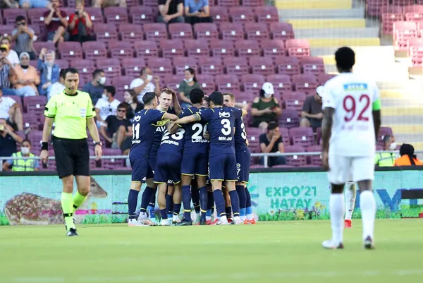 hatayspor-fenerbahce-maci-canli-anlatim-izle-1632664337670.jpg Hatayspor: 1 - Fenerbahçe: 2 MAÇ SONUCU | Fenerbahçe ilk yarıda bulduğu gollerle kazandı - 3