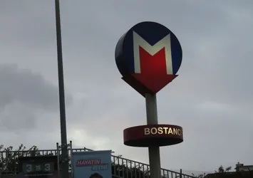 Son dakika: Kadıköy'de metro istasyonunda intihar girişimi