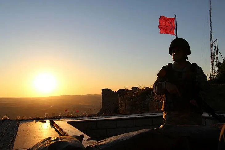 Son dakika | Mehmetçik’in eli tetikte gözü semada! Vatan nöbeti beklerken hainlere göz açtırmıyorlar