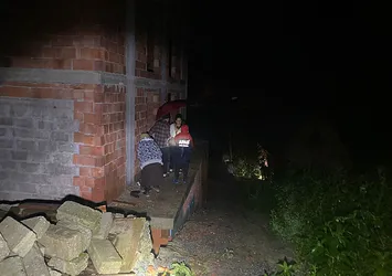 Rize'de heyelan riski! 5 kişi kurtarıldı 16 ev boşaltıldı