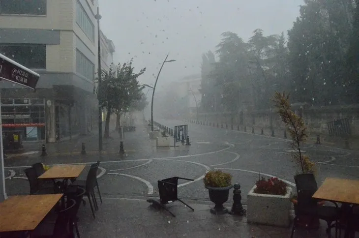 Kırklareli’de beklenen yağış başladı, İstanbul’a çok az kaldı!