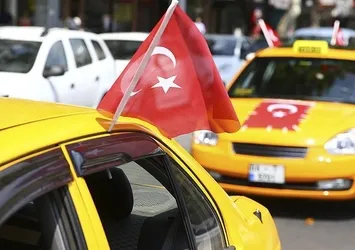 Aracını tankın altına süren taksiciye yeni otomobil