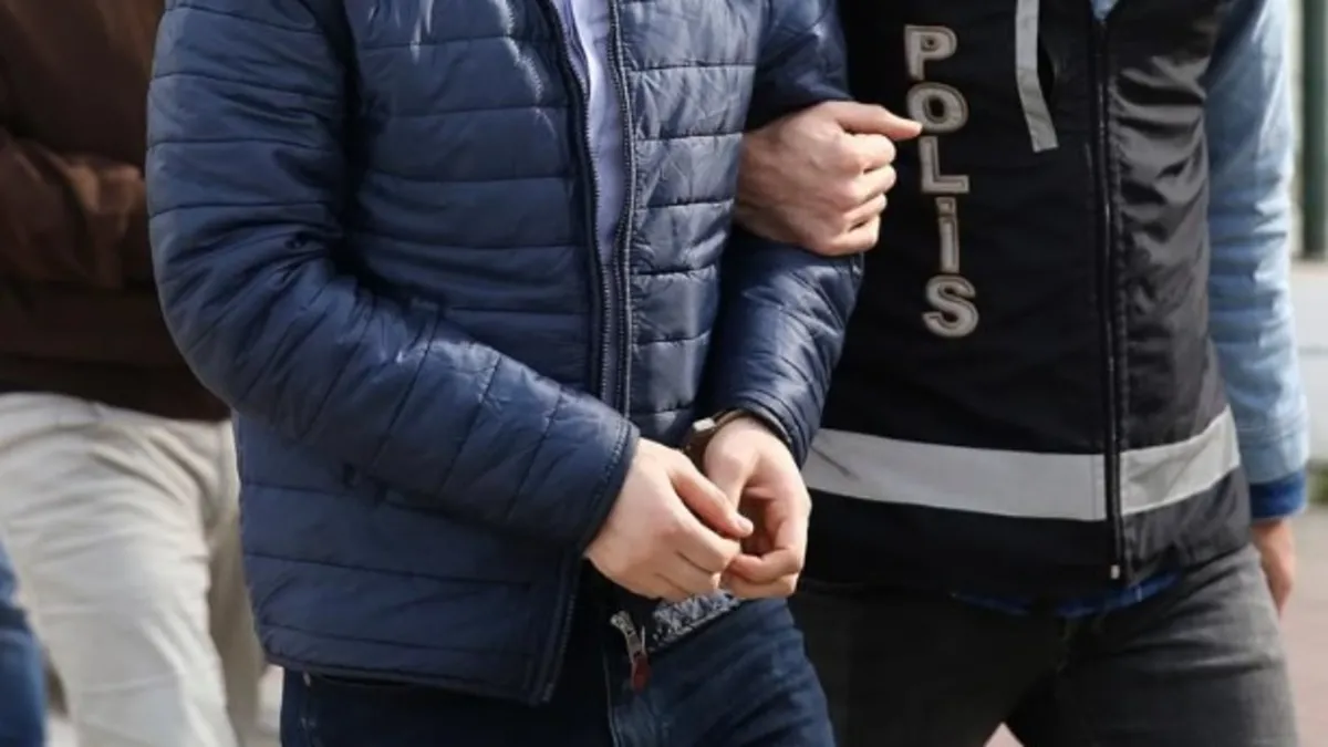 Antalya'da eski CHP'li başkandan rüşvet skandalı! 2 tutuklama