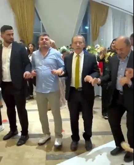 Kılıçdaroğlu’na oy vermediğini açıklayan Abdüllatif Şener’den CHP’ye ’halaylı’ yanıt