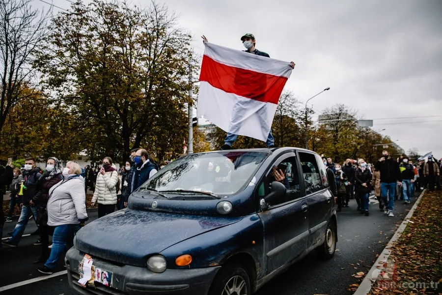Lukaşenko'ya verilen istifa süresi doldu! Belarus sokakları yeniden karıştı 23