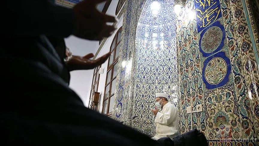 Deprem anında ve sonrasında okunacak dualar neler? Depreme karşı okunması tavsiye edilenler dualar neler? Deprem için Peygamber Efendimiz hangi duaları okurdu? 12