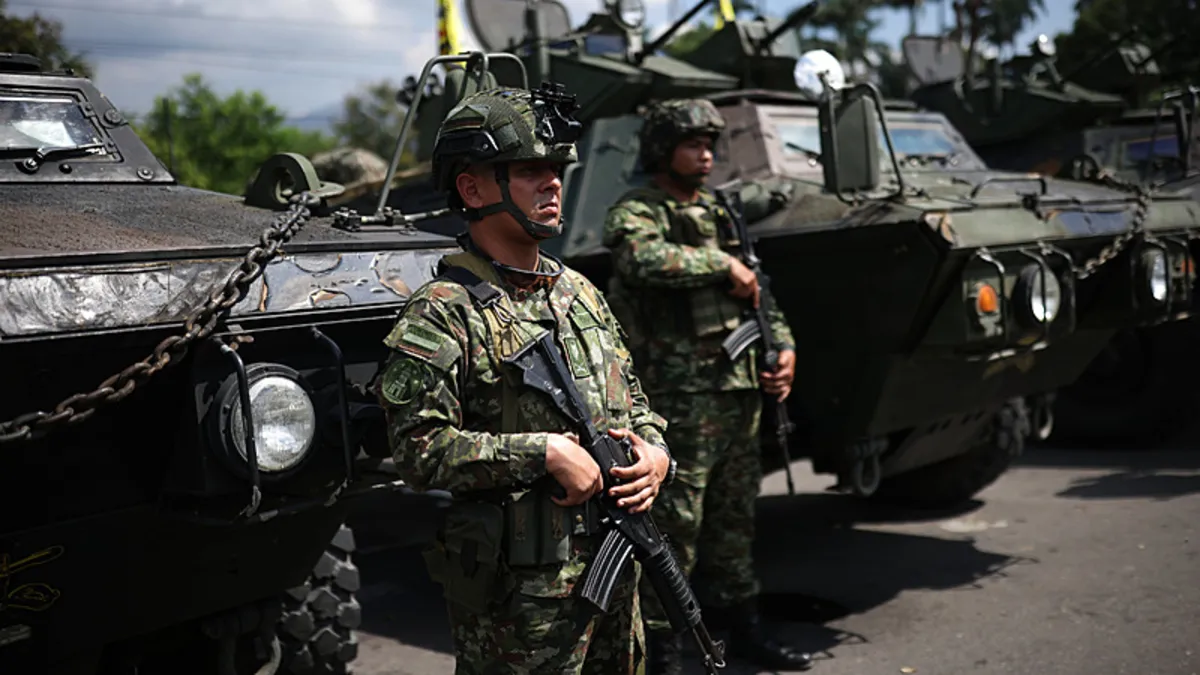 Kolombiya'da iki silahlı grubun çatışması sonucu 30 kişi öldü