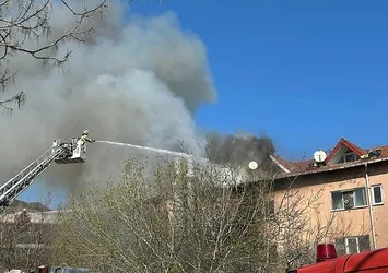 İstanbul Ataşehir'de yangın paniği! Bodrumda başladı üst katlara sıçradı