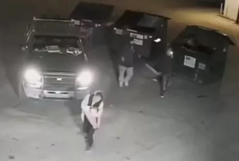 insanlik-olmus-dedirten-olay-yeni-dogan-bebegi-cop-gibi-firlatip-atti-1641884456386.jpg ‘İnsanlık ölmüş’ dedirten olay! Yeni doğan bebeği çöp gibi fırlatıp attı - 4