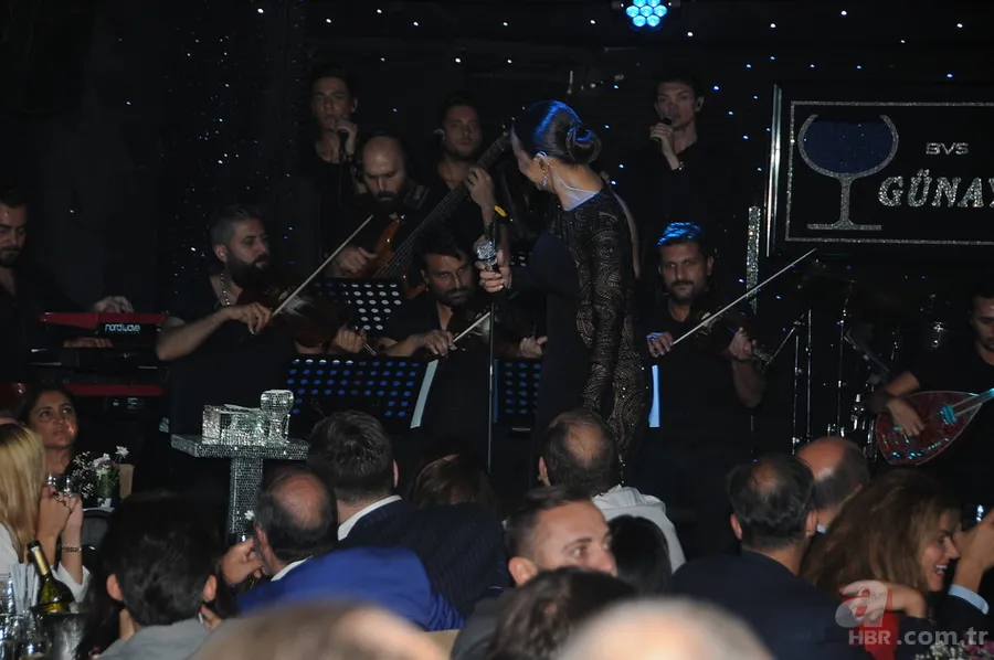 Ebru Gündeş'i dostları yalnız bırakmadı 15